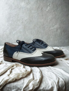 chaussures richelieu cuir tricolores